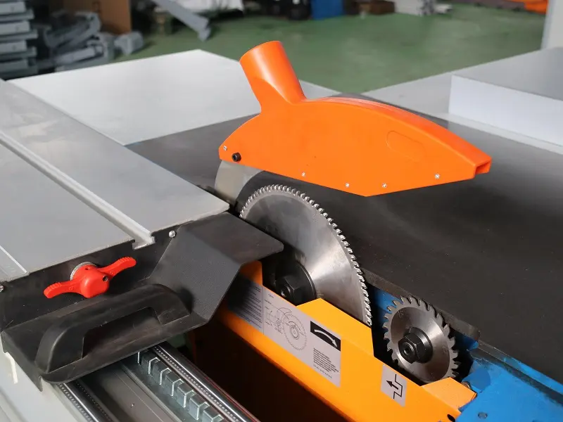 The structure of the sliding table saw