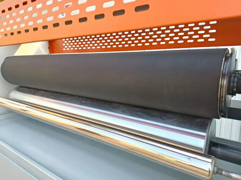 Automatic Glue Spreader Machine - Image 3